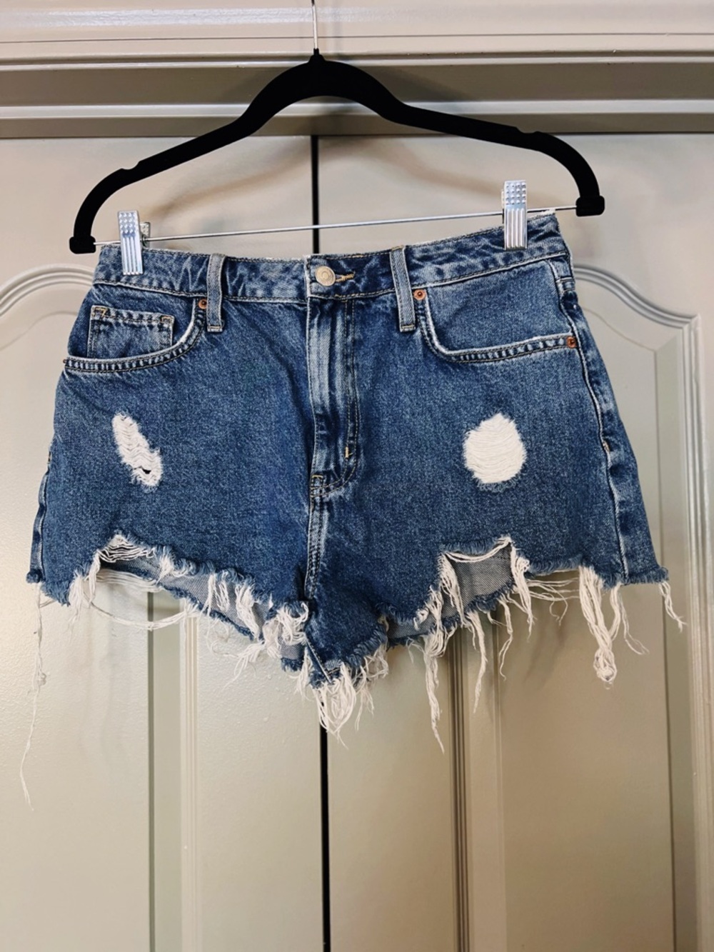 Forever 21 Distressed Denim Shorts High Rise Raw Hem Festival Cutoffs Small